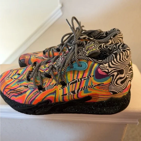 Puma LaMelo Ball MB.03 - Dexter's Laboratory - Men Sneakers 379330-01 Size 8 - Picture 3 of 9